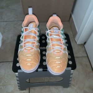 Womens vapormax plus